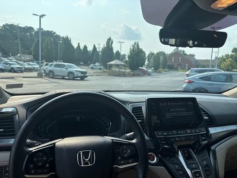 Used 2023 Honda Odyssey Elite image 13