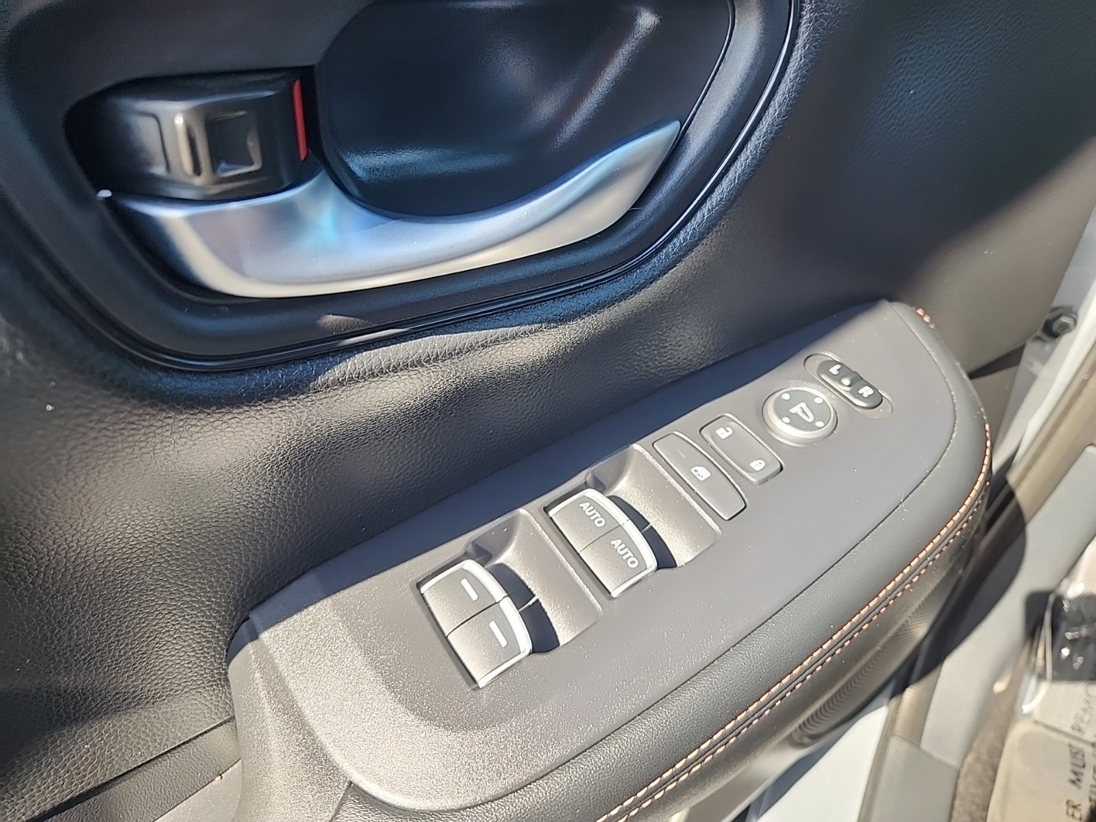Used 2025 Honda HR-V Sport image 28