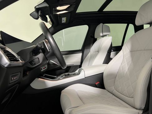 Certified 2024 BMW X5 M60i w/ Parking Assistance Package image 5