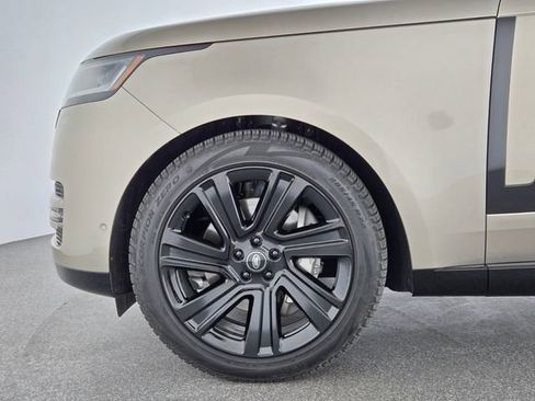 Certified 2023 Land Rover Range Rover SE image 9