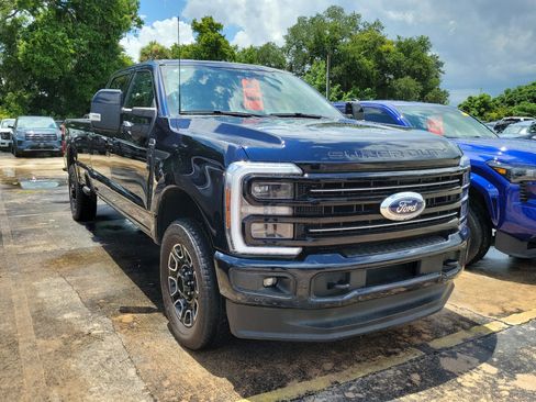 Used 2025 Ford F250 Platinum AWD/4WD image 6