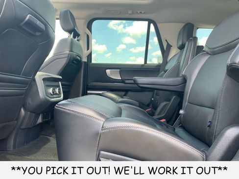 Used 2025 Ford Expedition Platinum AWD/4WD image 24