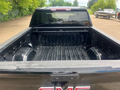 Certified 2025 GMC Sierra 1500 SLT AWD/4WD image 6