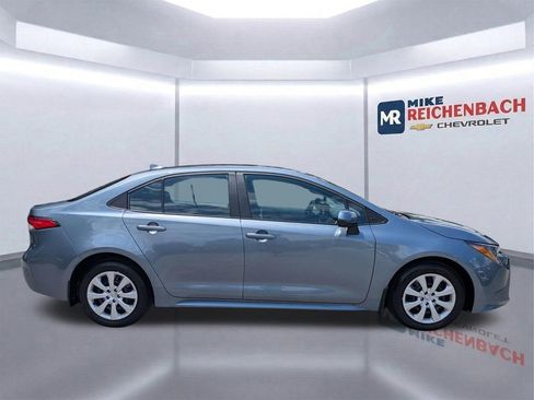 Used 2025 Toyota Corolla LE FWD image 3