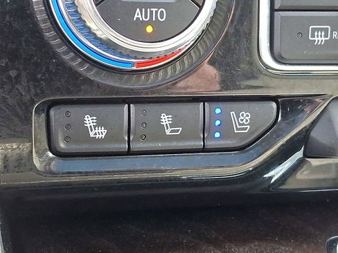 Used 2023 GMC Yukon Denali image 24