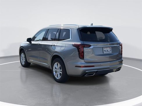 Used 2025 Cadillac XT6 Luxury image 5