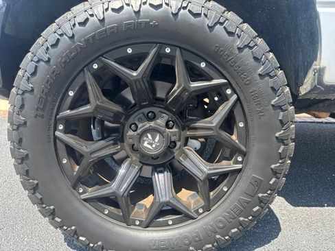 Used 2010 Ford F150 XLT RWD image 12