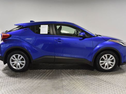 Used 2020 Toyota C-HR LE image 6