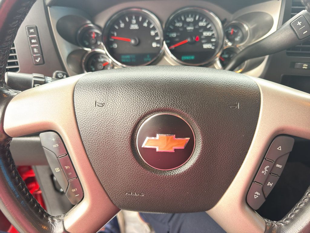 Used 2011 Chevrolet Silverado 1500 LT w/ Interior Plus Package RWD image 17
