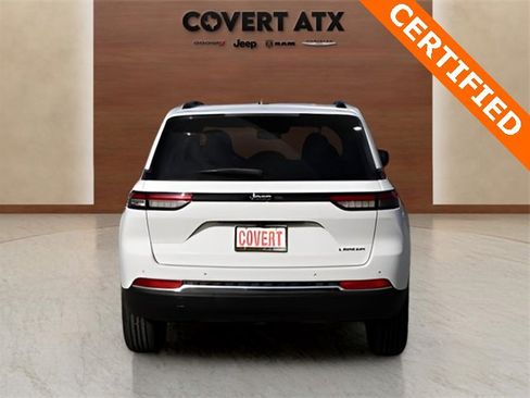 Used 2023 Jeep Grand Cherokee Laredo image 4