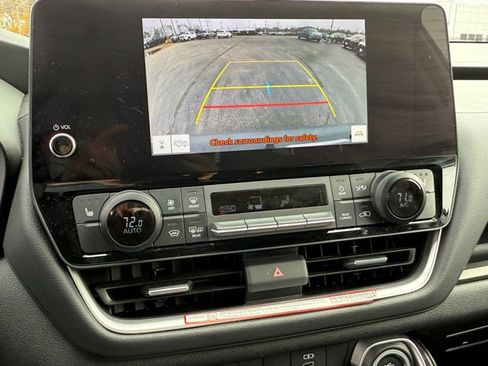 Certified 2025 Toyota Grand Highlander AWD image 25