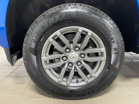 Used 2023 Chevrolet Colorado LT w/ LT Convenience Package AWD/4WD image 7