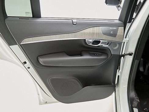 Certified 2023 Volvo XC90 T8 Ultimate w/ Lounge Package image 15