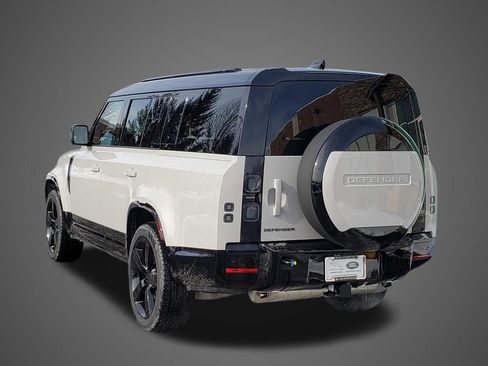 New 2026 Land Rover Defender 130 X-Dynamic SE image 7