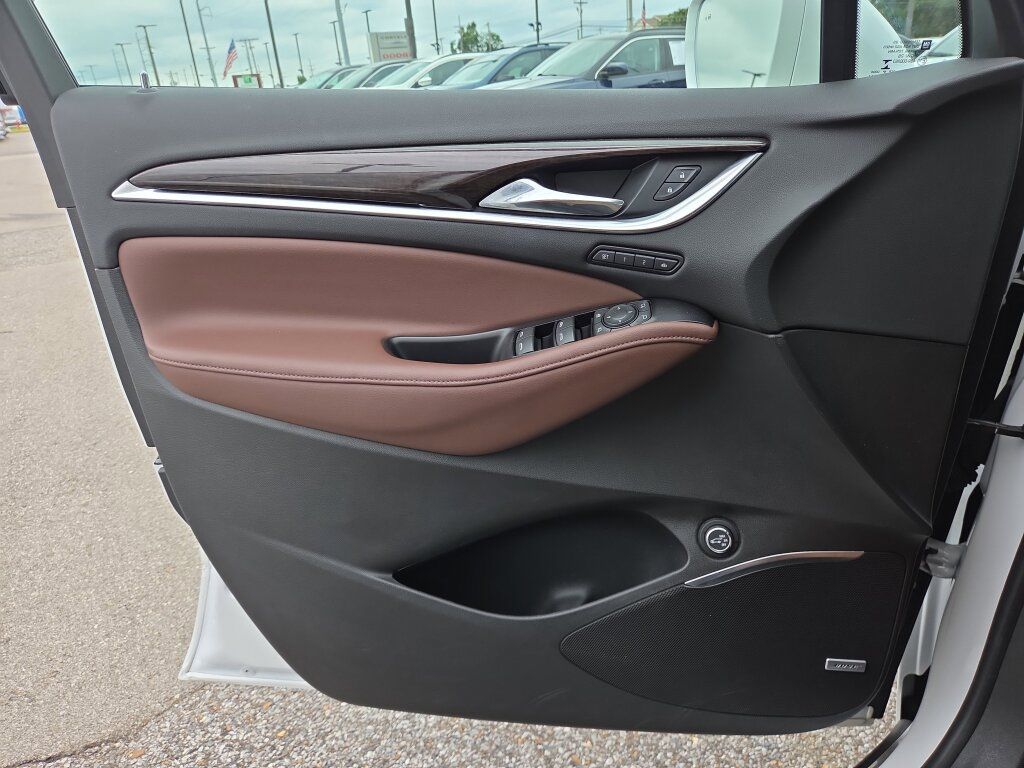 Used 2018 Buick Enclave Avenir w/ Avenir Technology Package FWD image 19
