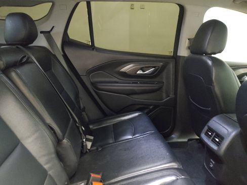 Used 2022 GMC Terrain SLE image 19