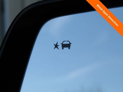 Used 2019 Chevrolet Traverse LT image 7