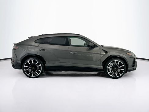 Used 2022 Lamborghini Urus AWD/4WD image 4