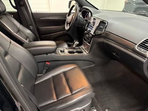 Used 2022 Jeep Grand Cherokee Limited AWD/4WD image 9