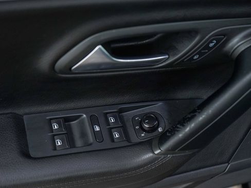 Used 2016 Volkswagen CC R-Line FWD image 18