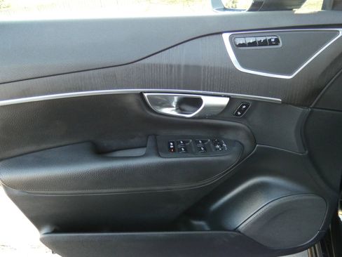 Used 2020 Volvo XC90 T6 Momentum image 50