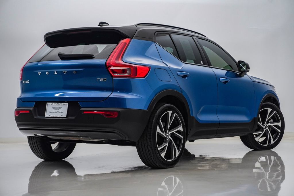 Used 2021 Volvo XC40 T5 R-Design AWD/4WD image 9