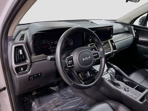 Certified 2022 Kia Sorento S w/ Panoramic Sunroof Package image 9
