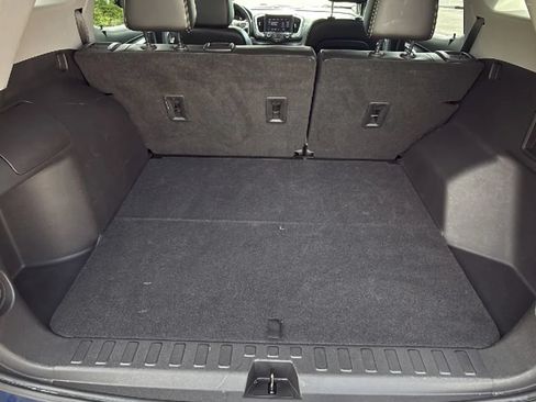 Used 2022 GMC Terrain SLT w/ Elevation Edition FWD image 33