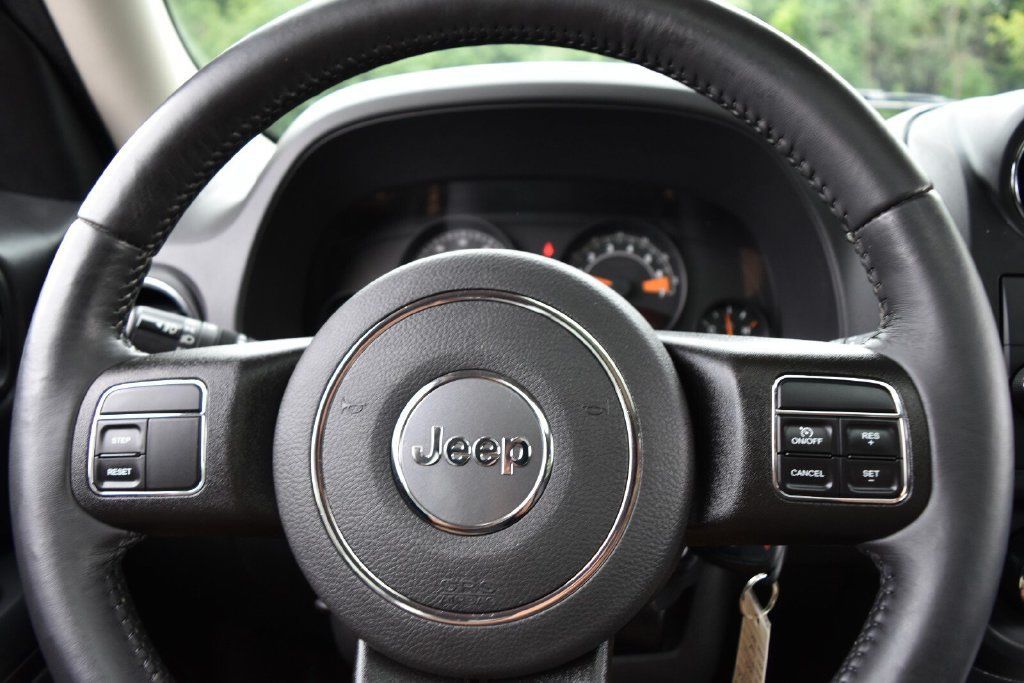 Used 2017 Jeep Patriot High Altitude FWD image 17