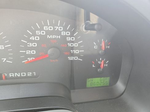 Used 2004 Ford F150 XLT image 15