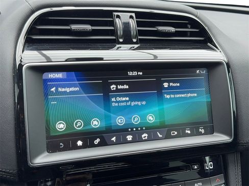 Used 2020 Jaguar F-PACE Prestige image 25