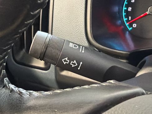 Used 2022 Chevrolet Colorado Z71 w/ Safety Package image 36