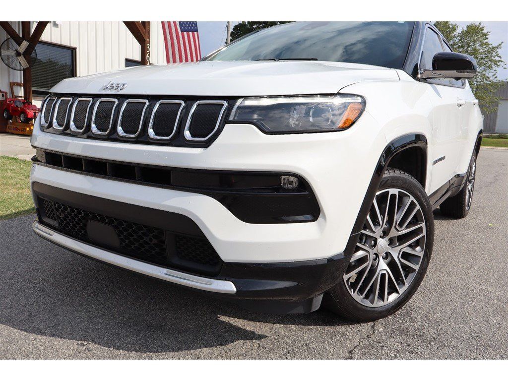 Used 2022 Jeep Compass Limited w/ Elite Group AWD/4WD image 43