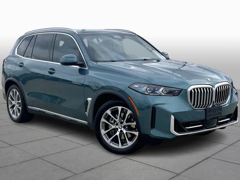 Used 2024 BMW X5 xDrive40i w/ Premium Package image 3