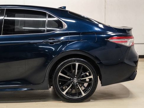 Used 2019 Toyota Camry XSE FWD image 13