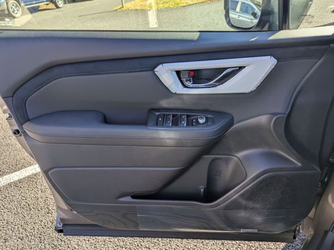 Used 2025 Subaru Forester Limited image 21