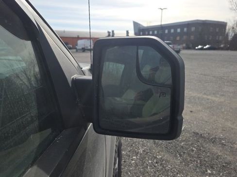 Used 2016 Ford F150 XLT w/ Equipment Group 302A Luxury image 4