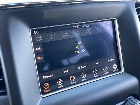 Used 2018 Jeep Grand Cherokee Laredo AWD/4WD image 22
