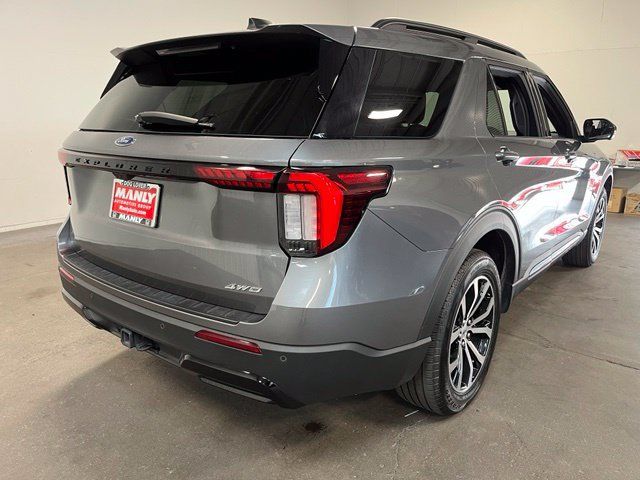 Used 2025 Ford Explorer ST-Line AWD/4WD image 3