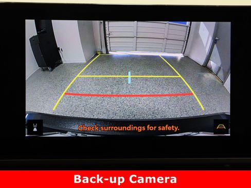 Used 2025 Toyota Camry SE image 21