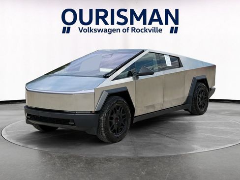Used 2024 Tesla Cybertruck AWD Crew Cab image 2