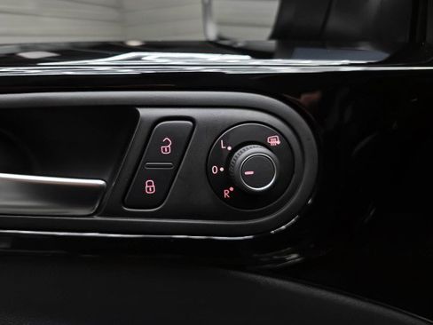 Used 2019 Volkswagen Beetle 2.0T Final Edition SEL FWD image 30