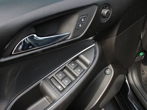 Used 2018 Chevrolet Cruze LS FWD image 13