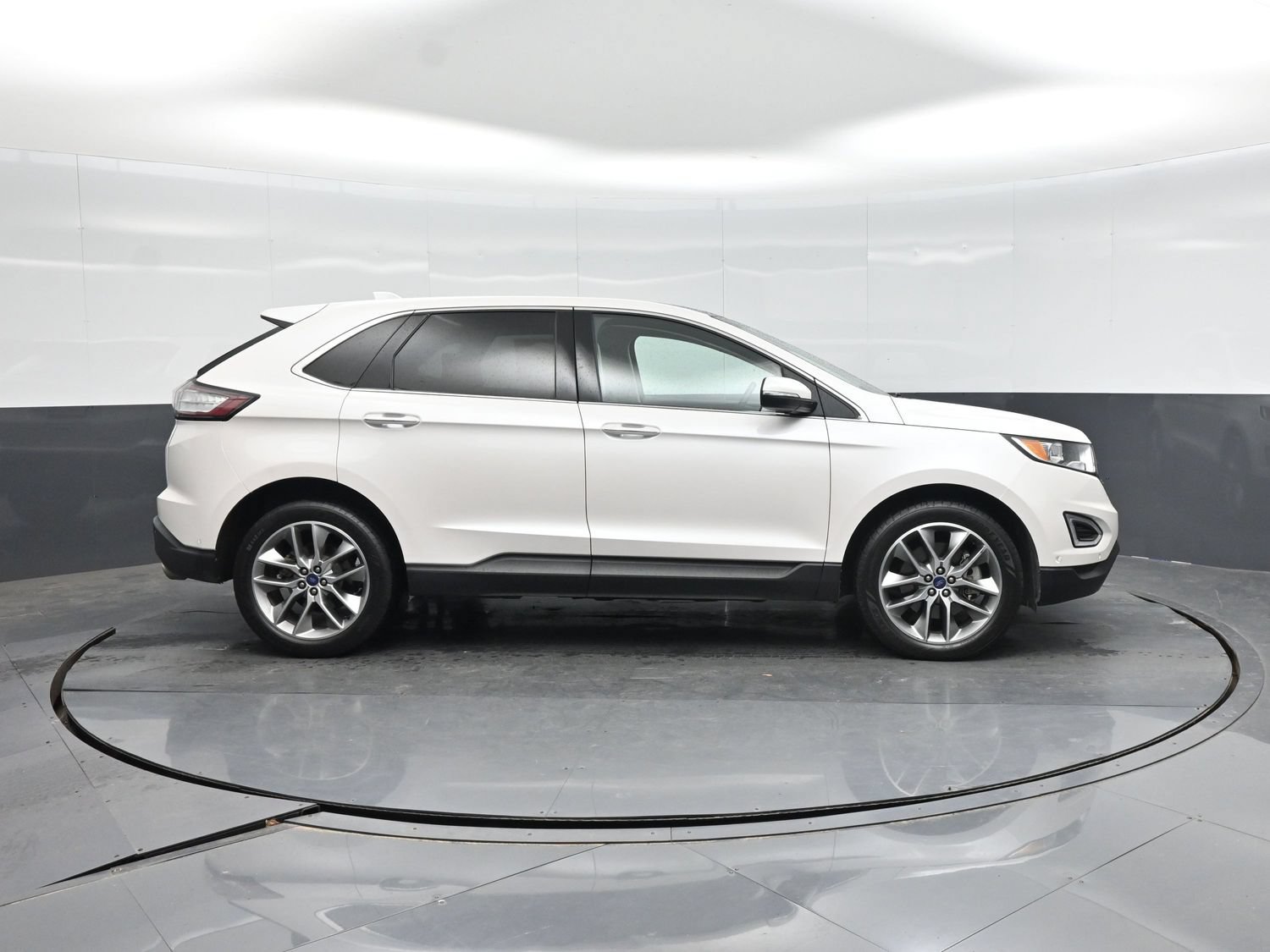 Certified 2018 Ford Edge Titanium w/ Equipment Group 302A FWD image 18
