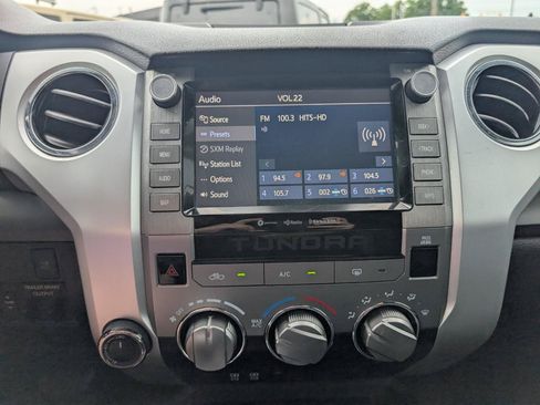Used 2020 Toyota Tundra SR5 w/ SR5 Upgrade Package AWD/4WD image 18