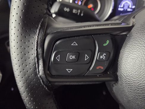 Used 2023 Jeep Gladiator Sport AWD/4WD image 17