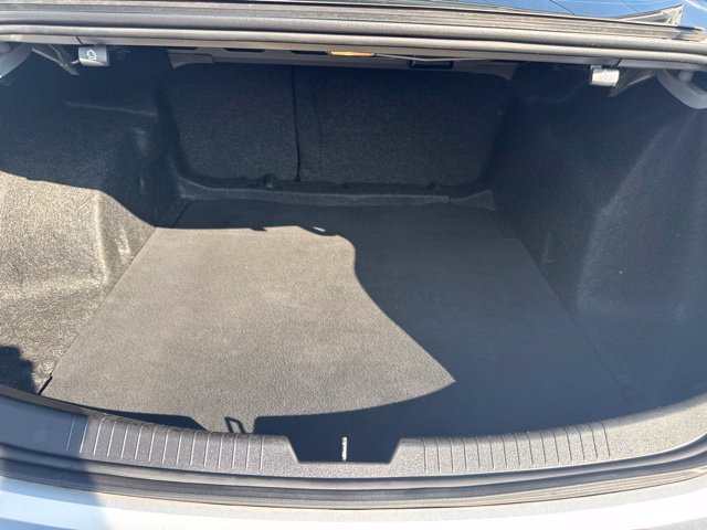 Used 2022 Chevrolet Malibu LT FWD image 36