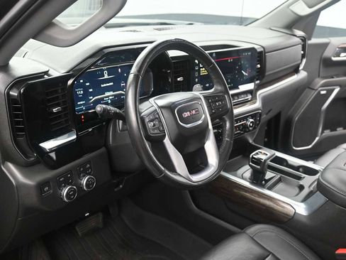 Used 2022 GMC Sierra 1500 Elevation w/ Elevation Premium Package image 10