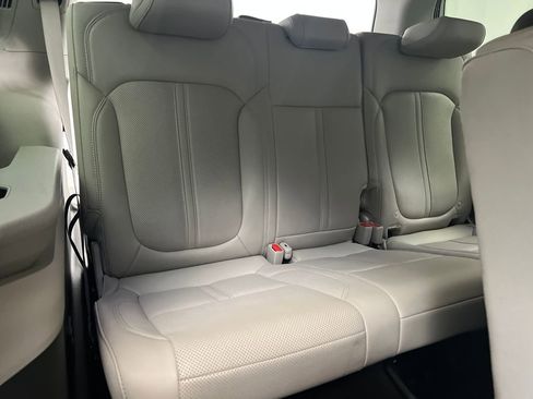 Used 2024 Jeep Wagoneer Series II w/ Flexible Seating Group image 31