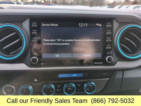 Used 2022 Toyota Tacoma TRD Off-Road image 22